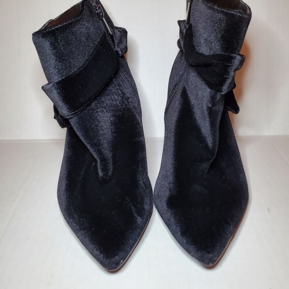 Torrid Velvet Bowtie Bootie Black 9WW - Picture 2 of 10